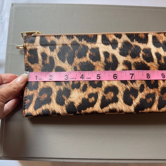 Leopard Print Women's Bag - Picture 6 of 7